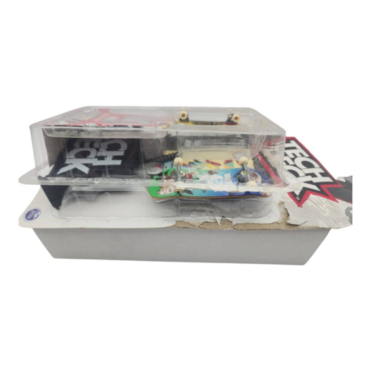 Tech Deck VS Series Fingerboard 2-Pack with Display Stand – Damaged Packaging