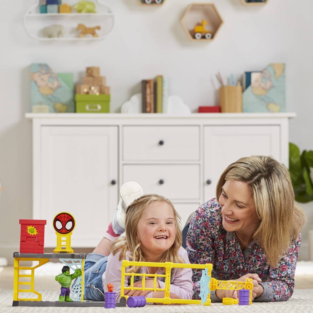 Marvel Spidey and His Amazing Friends - Hulks Smash Yard