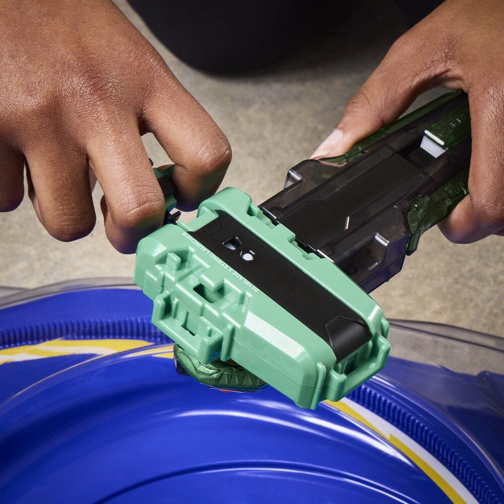 Beyblade X Deluxe String Launcher & Custom Grip Set Bite Croc 2-60Q