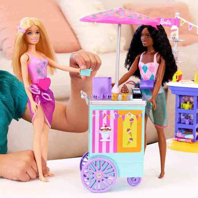 Barbie Beach Boardwalk Playset with Barbie Brooklyn & Malibu