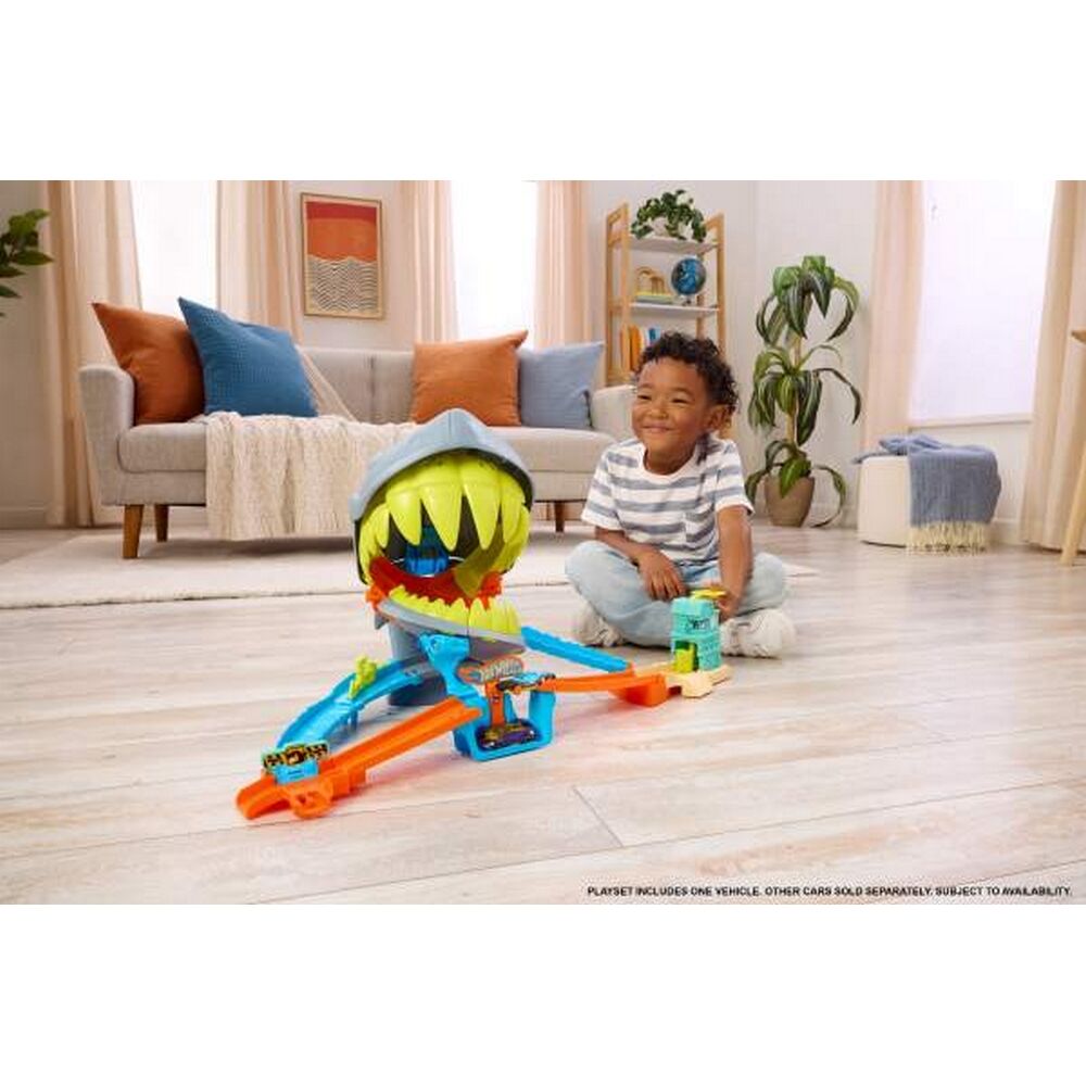 Hot Wheels City Shark Chomp Beach 2026