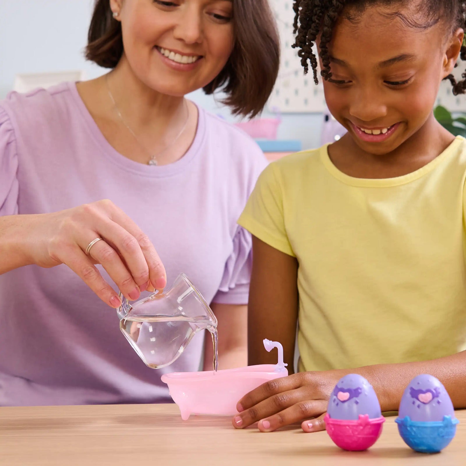 Hatchimals Alive Love To Life - Make A Splash Playset