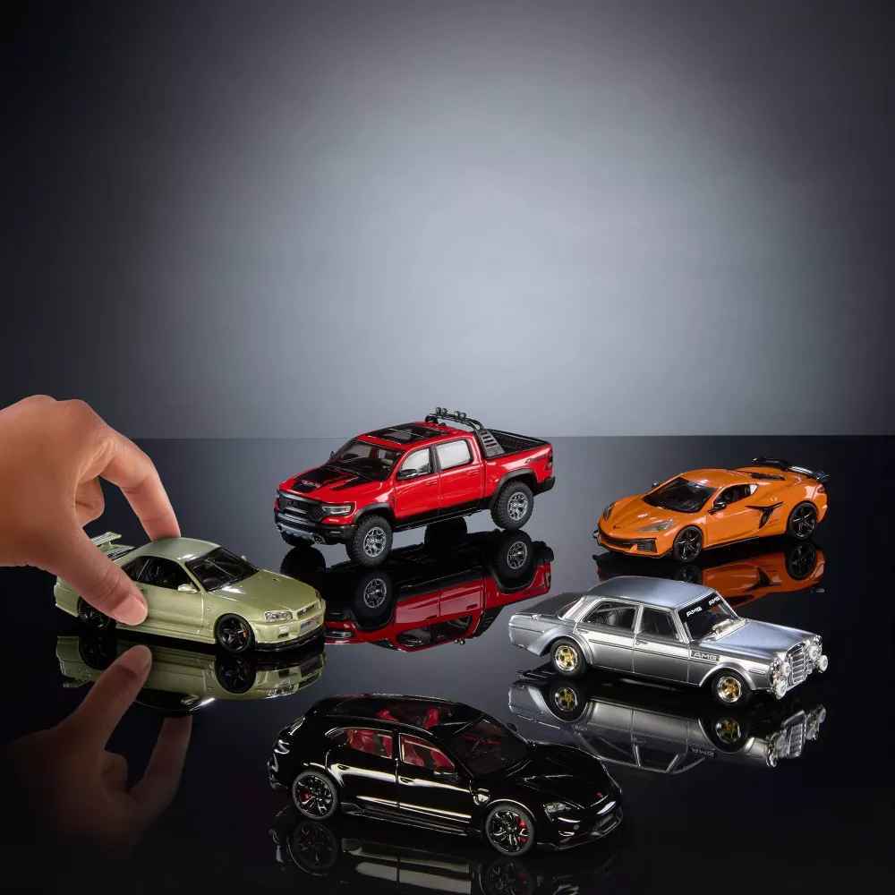 Hot Wheels Premium 1:43 - Porsche Taycan Turbo S Cross Turismo