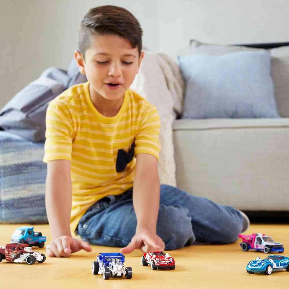Hot Wheels Pull Back Speeders 1:43 - Porsche 911 GT3