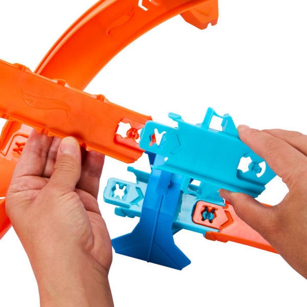 Hot Wheels Track Creator Boosted Jump Speedway Kit