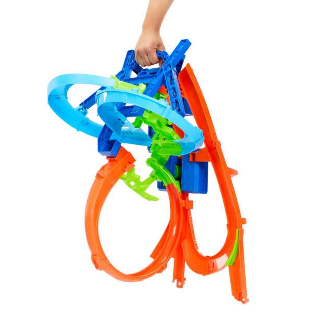 Hot Wheels Stunt Tracks Mid-Air Crash 2025