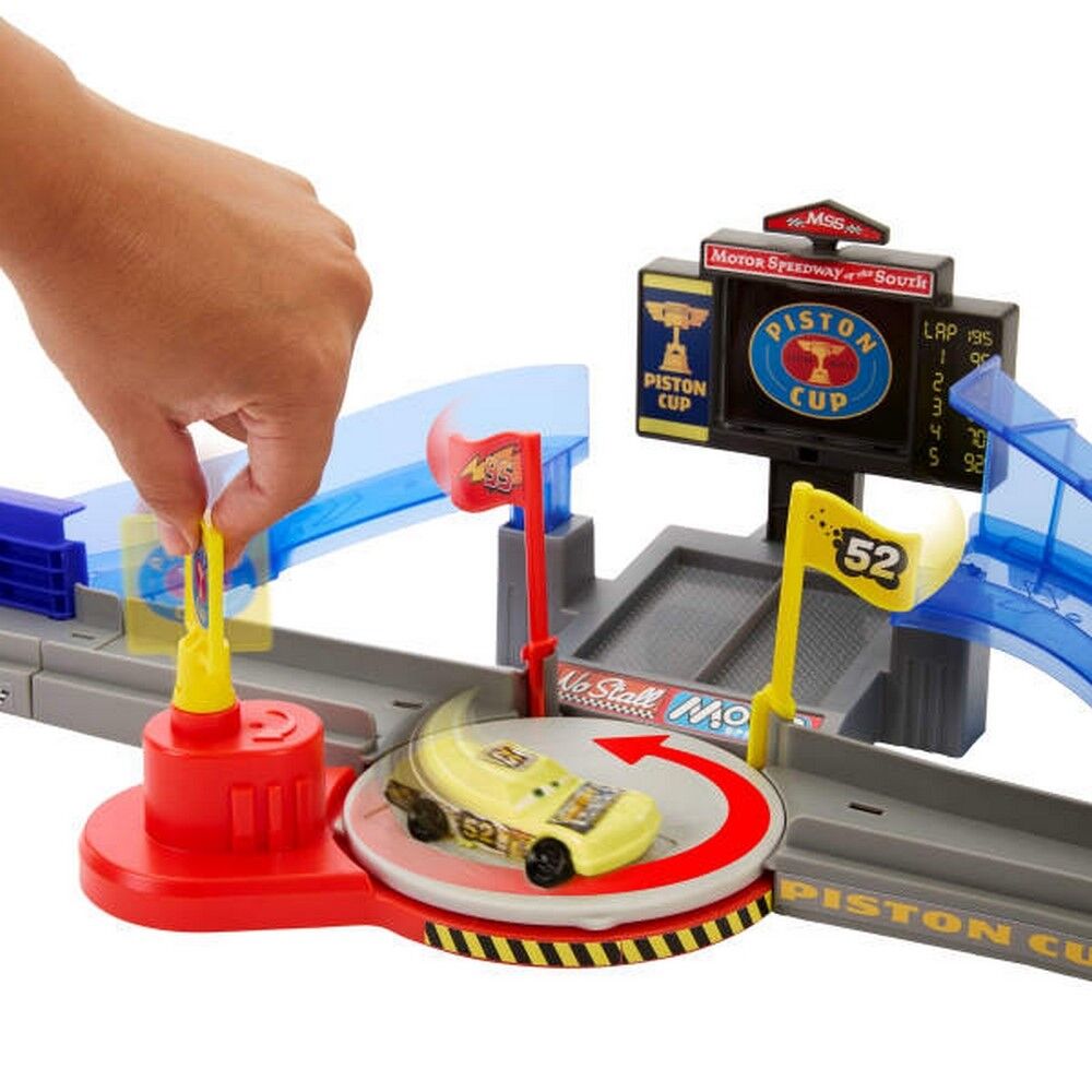 Disney and Pixar Cars Piston Cup Stunting Speedway Playset with Lightning McQueen Toy Car