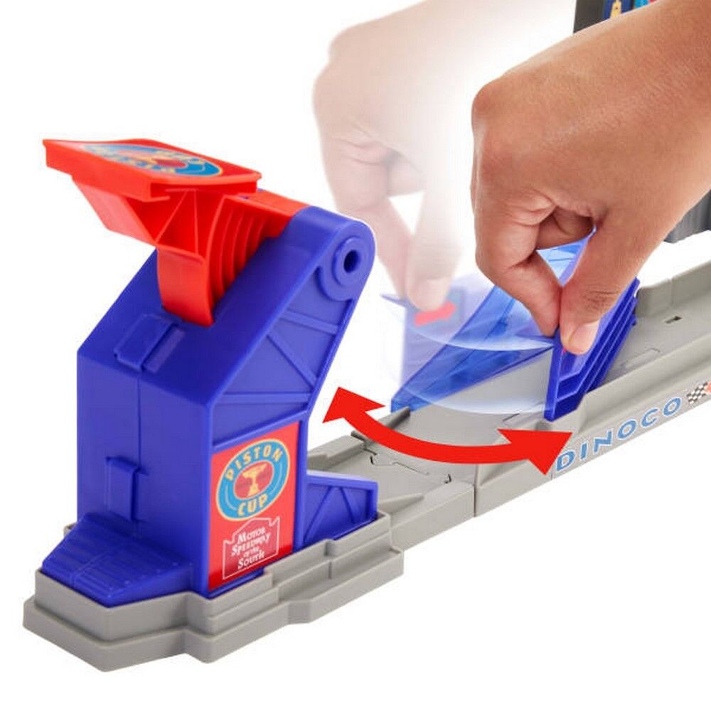 Disney and Pixar Cars Piston Cup Stunting Speedway Playset with Lightning McQueen Toy Car