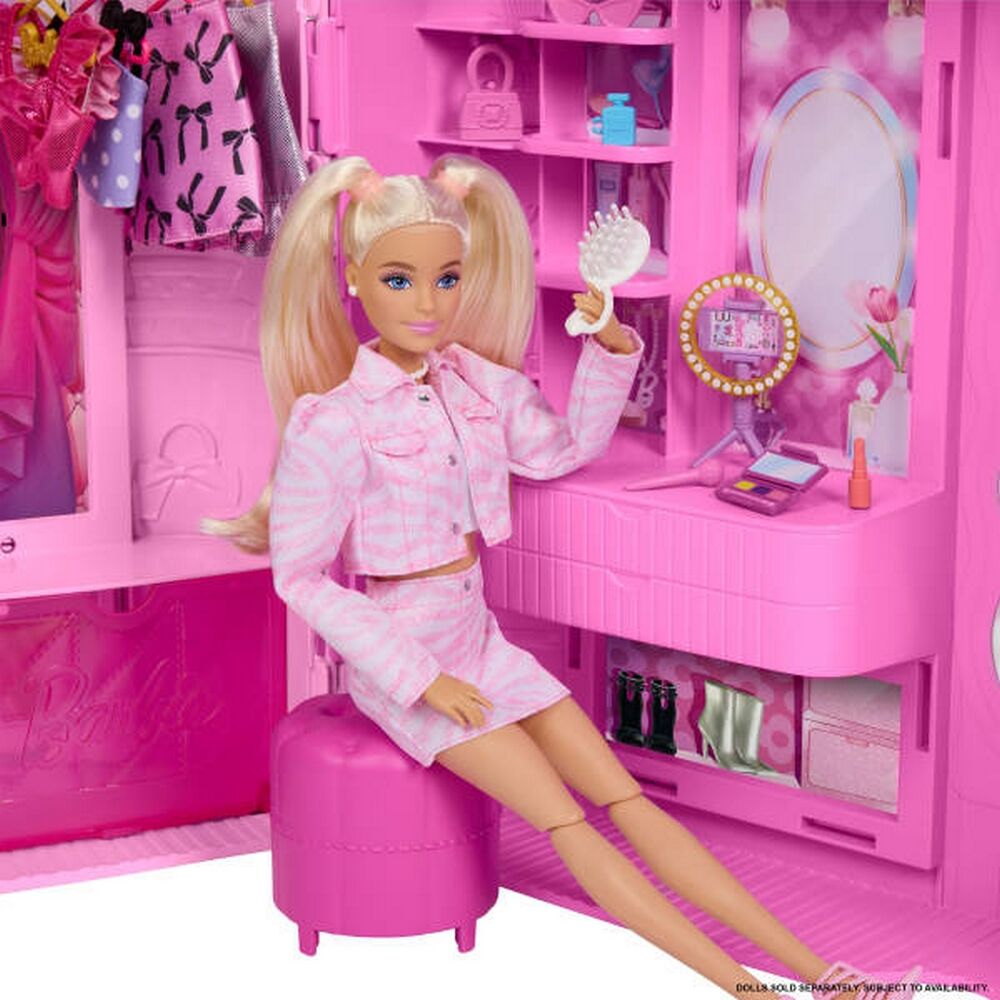 Barbie Deluxe Style Closet Playset with Fold-Out Storage & Carry Handle
